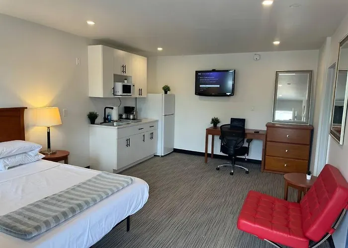 Cozy Motel Studio With Kitchenette - 8