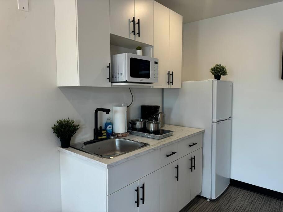 Apartment Cozy With Kitchenette - 8
