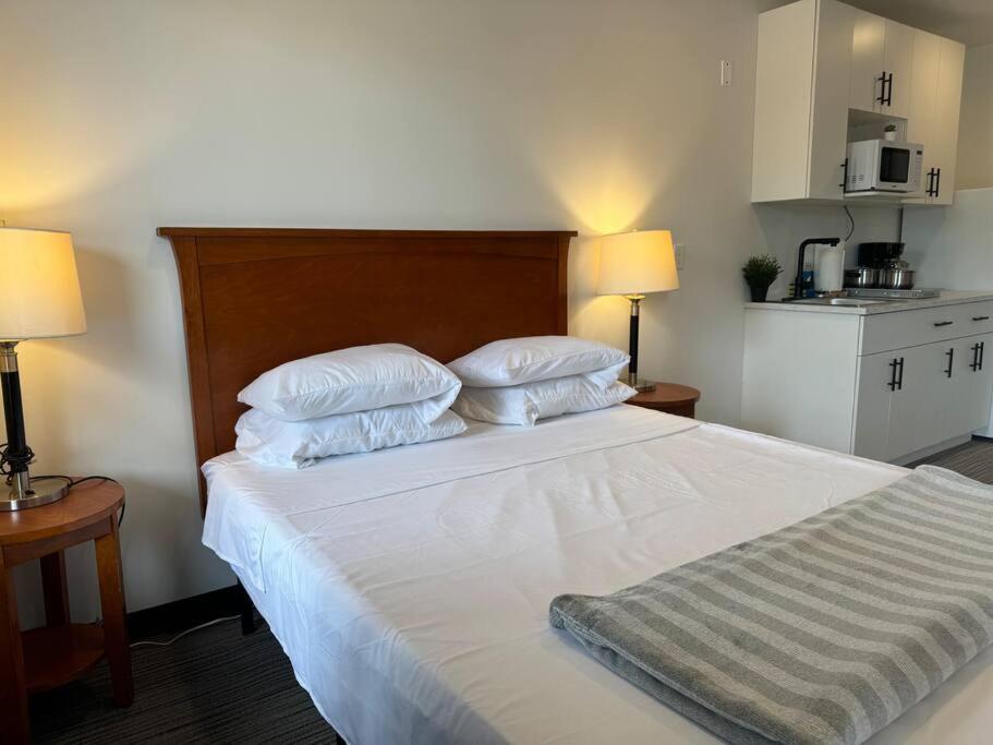 Cozy With Kitchenette - 8 Edmonton